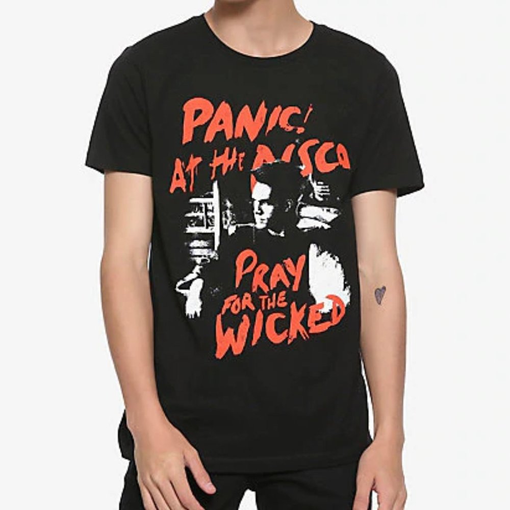 PANIC AT THE DISCO Pray For The Wicked Shirt Medium✨